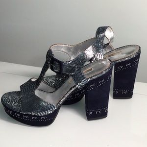 Women’s Navy Blue/Silver Italian Strapped Platform High Heels Size 40